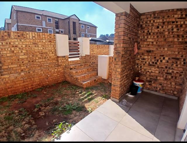 2 BEDROOM TOWNHOUSE FOR SALE IN ALBEMARLE